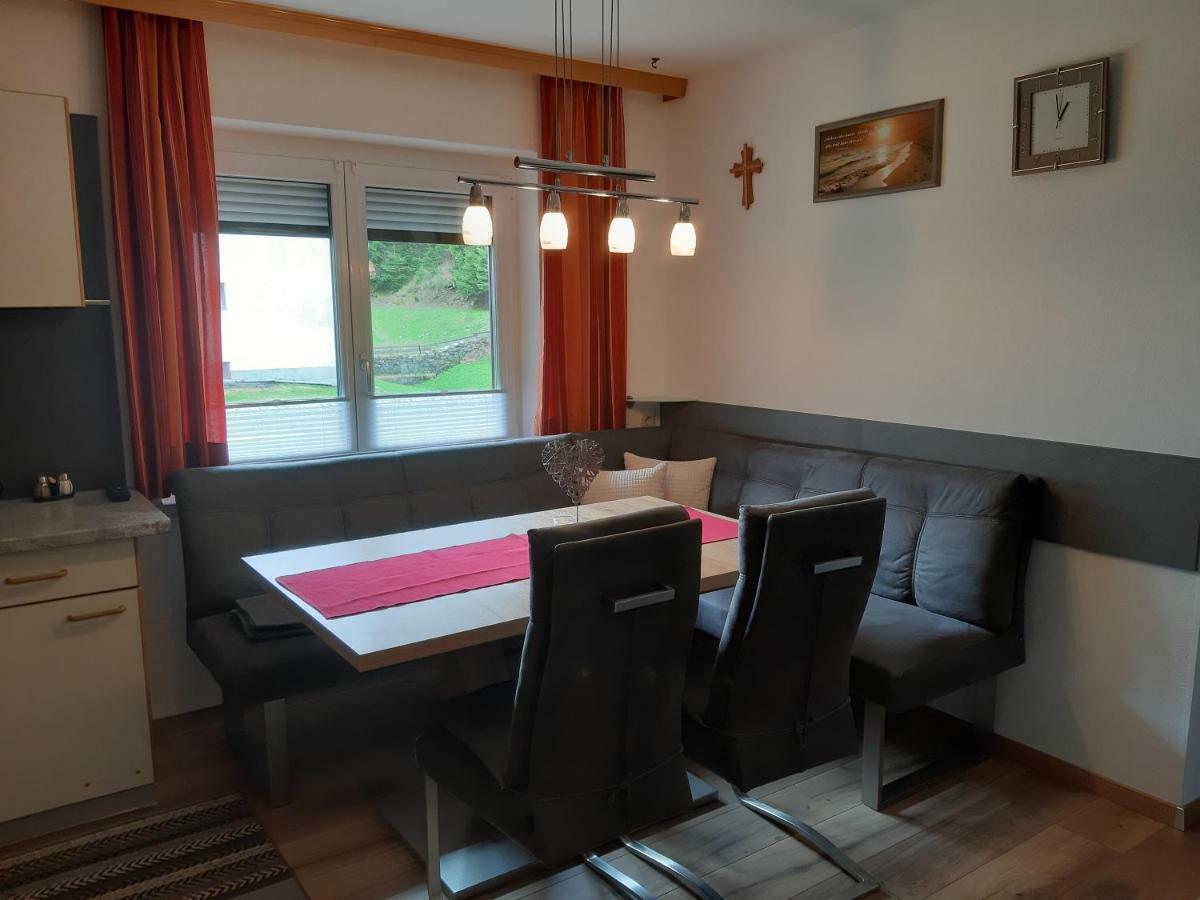 Haus Waldfriede Lägenhet Sankt Leonhard im Pitztal Exteriör bild